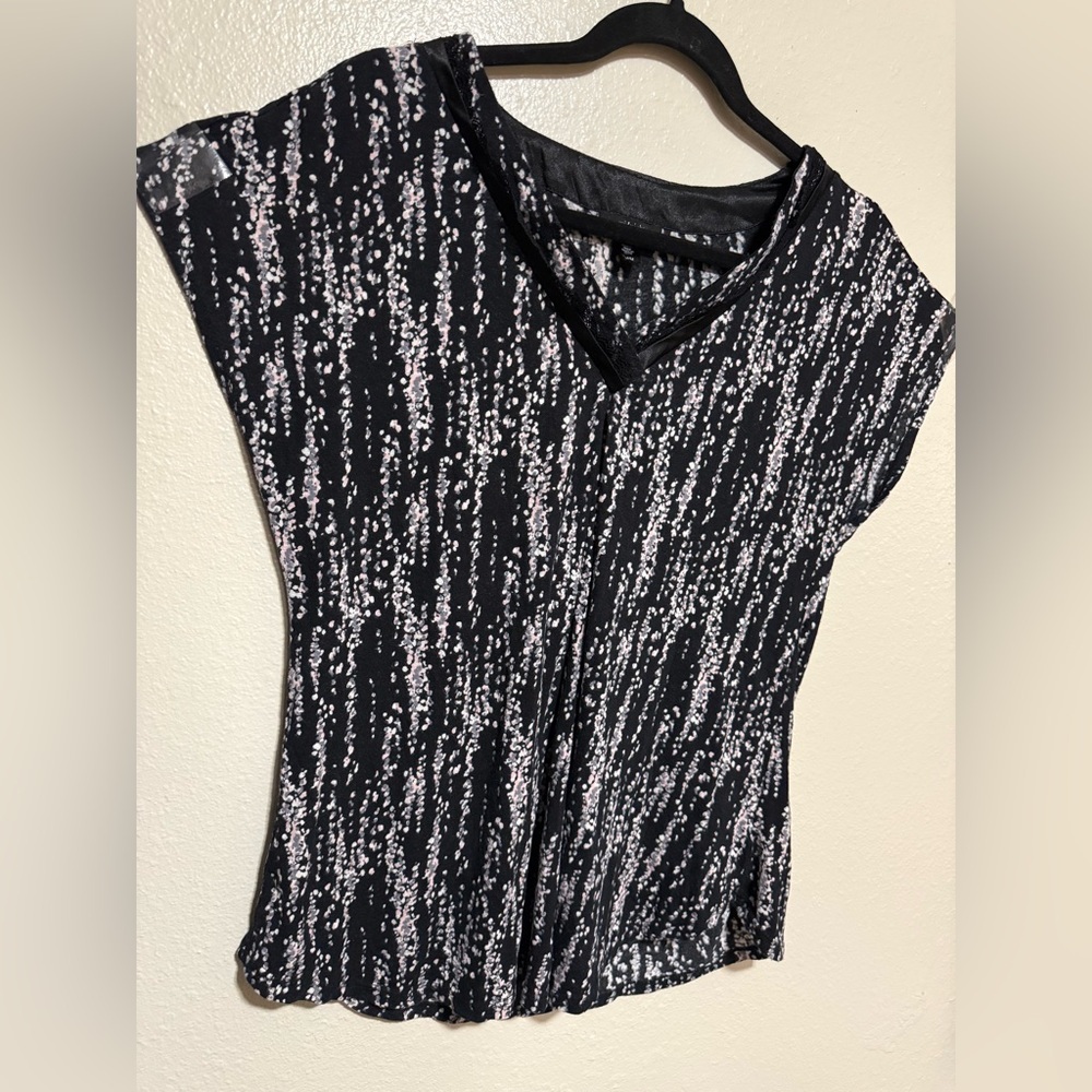 Midnight Black Gray Abstract Print Modal Stretch Top Lace Neck Medium - Picture 4 of 4